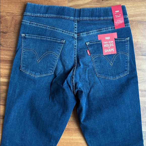 NWT Levi’s pull on jeans - Picture 8 of 10